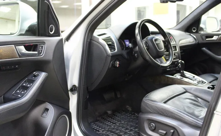 Audi Q5 I(8R)