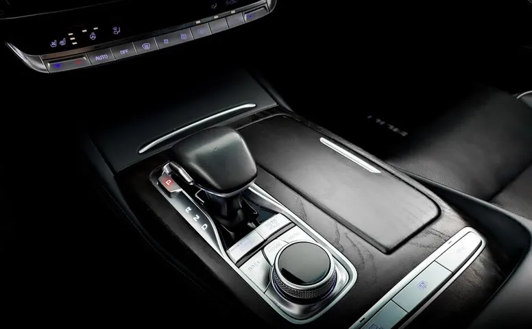 K900