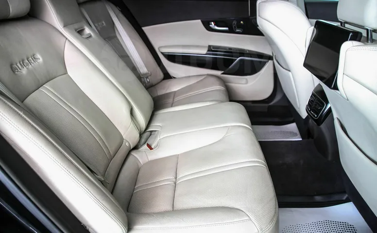 Kia Quoris, 1 поколение