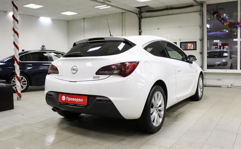 Opel Astra J Рестайлинг GTC
