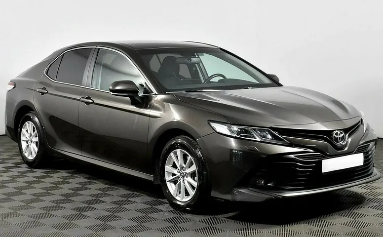 Toyota Camry VIII (XV70)