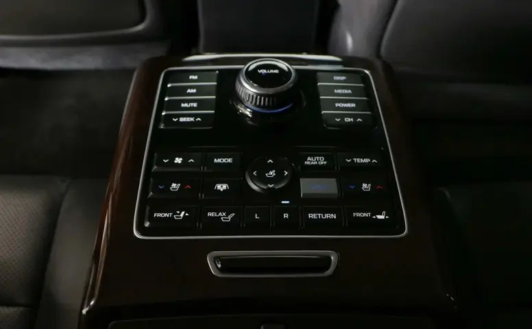 Hyundai Equus