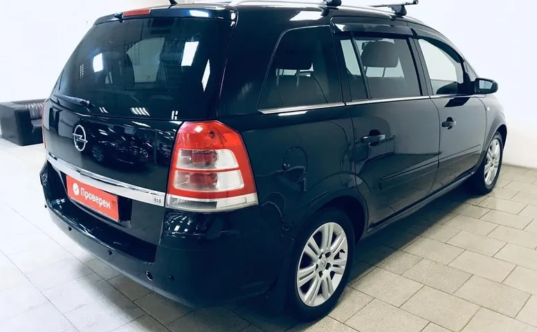 Opel Zafira В Рестайлинг