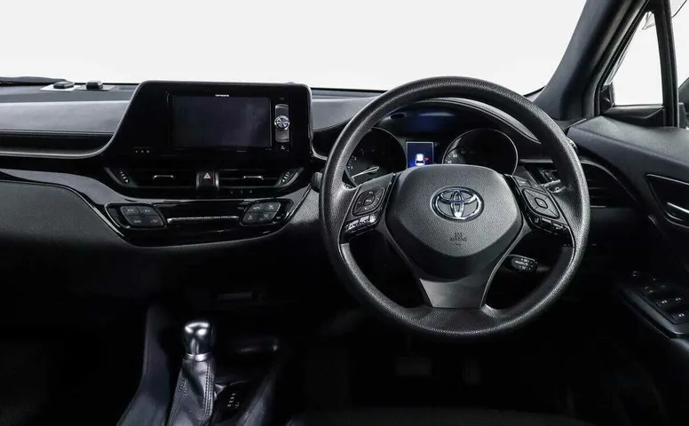 Toyota c-hr cvt 2018 с пробегом 60 284 км