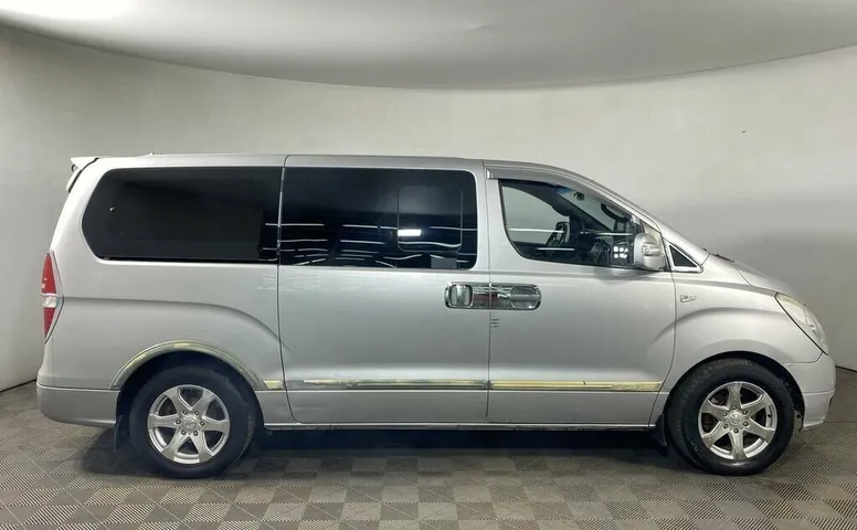 Hyundai Grand Starex I