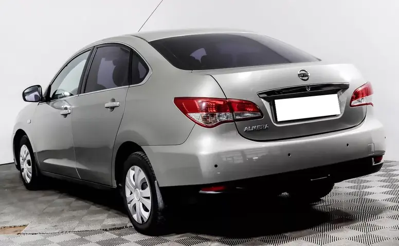 Nissan Almera