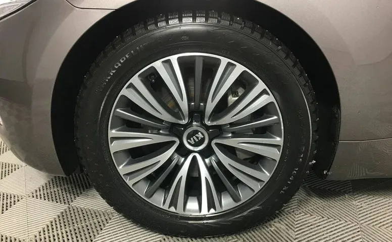 Kia quoris i рестайлинг