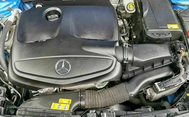Mercedes-Benz A-Класс 180 7G-DCT (122 л.с.) Синий