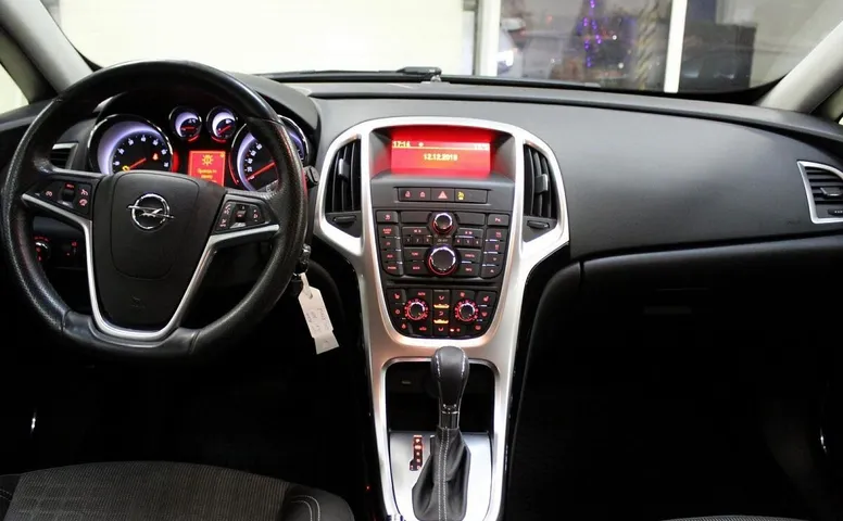 Opel Astra J Рестайлинг GTC