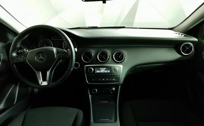 Mercedes-Benz A-Класс 180 7G-DCT (122 л.с.) Особая серия Черный