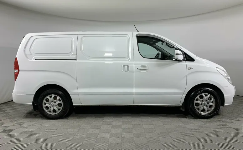 Hyundai Grand Starex I